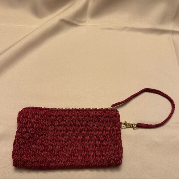 The Sak Knit Woven Wristlet Pouch Maroon, 8 x 5 Zip Closure burgundy shaded red - Picture 3 of 9